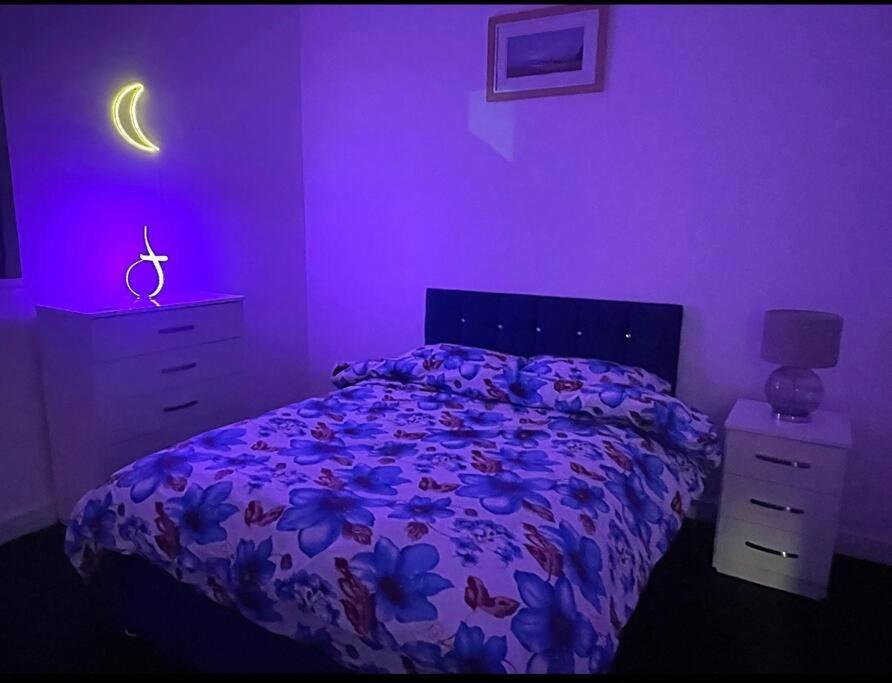 マンチェスターModern 2-Bed Flat In Salfordアパートメント エクステリア 写真