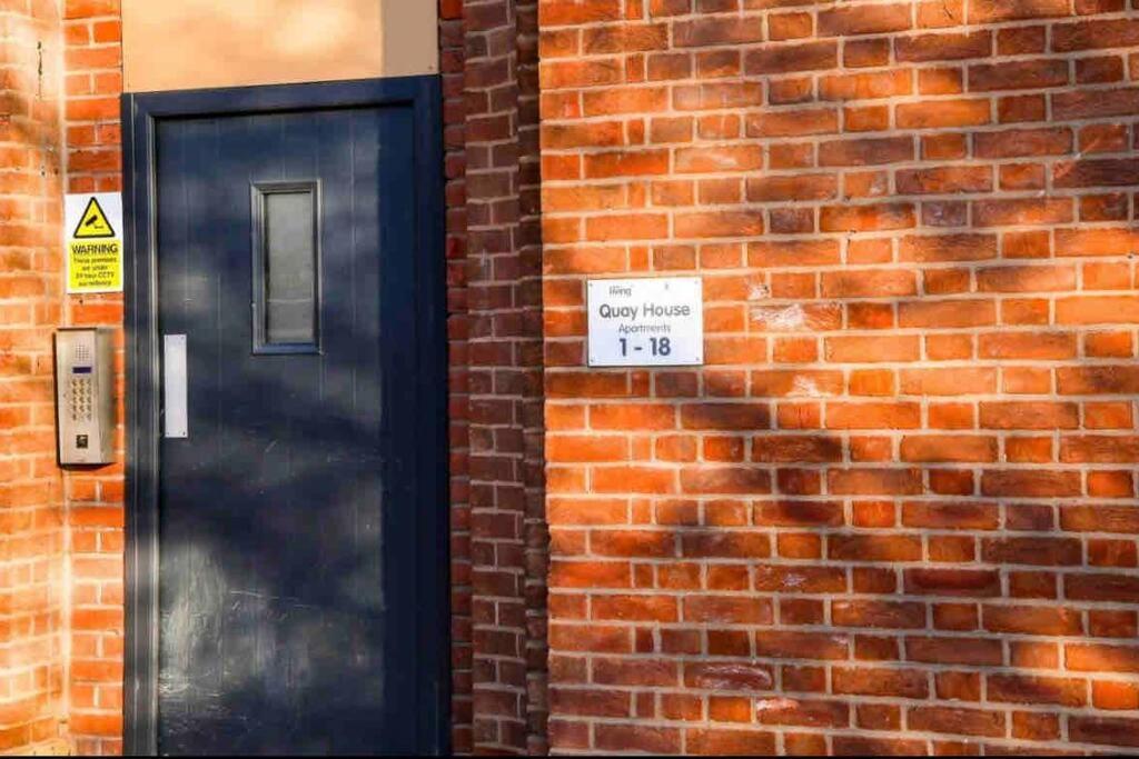 マンチェスターModern 2-Bed Flat In Salfordアパートメント エクステリア 写真