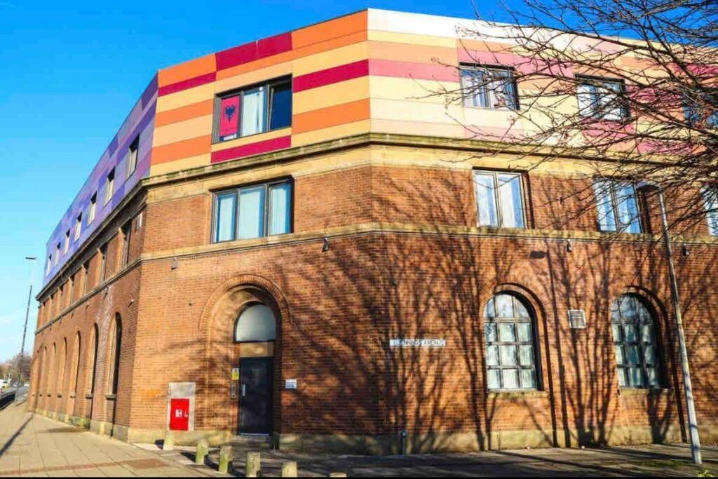 マンチェスターModern 2-Bed Flat In Salfordアパートメント エクステリア 写真